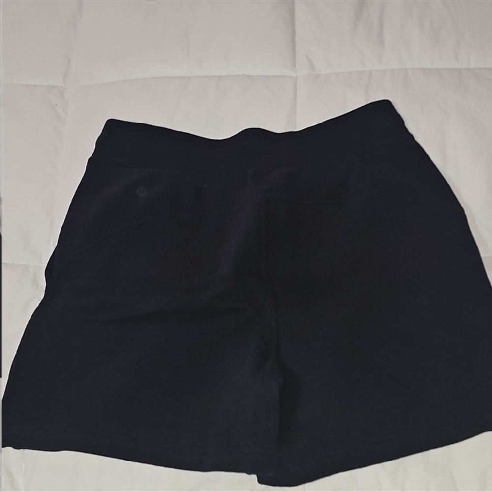 Lululemon Black Scuba High Rise Shorts Sz 8 Has Pockets 5”length - Picture 7 of 9